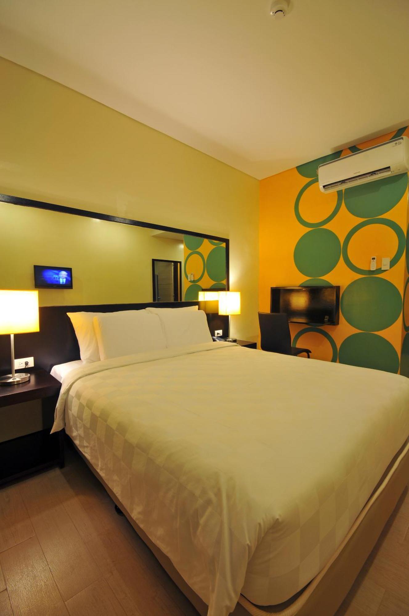 Go Hoteles Iloilo Exterior foto