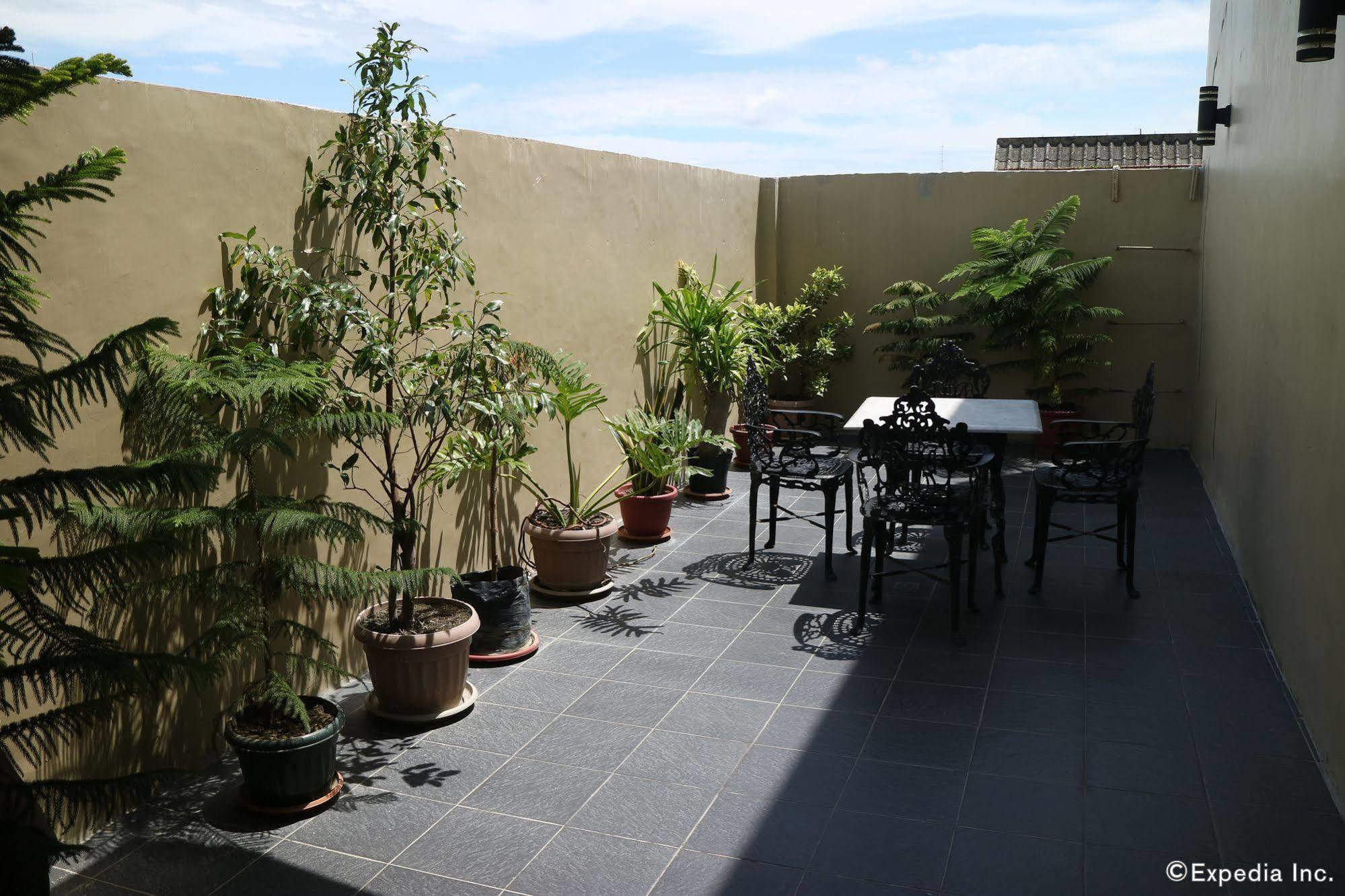 Go Hoteles Iloilo Exterior foto